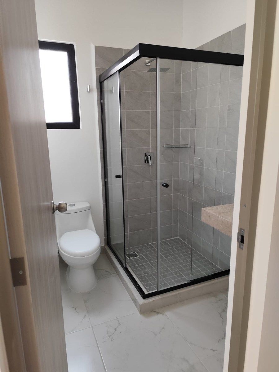 House in Gated Community in Lagunillas, León, photo 10 of 14