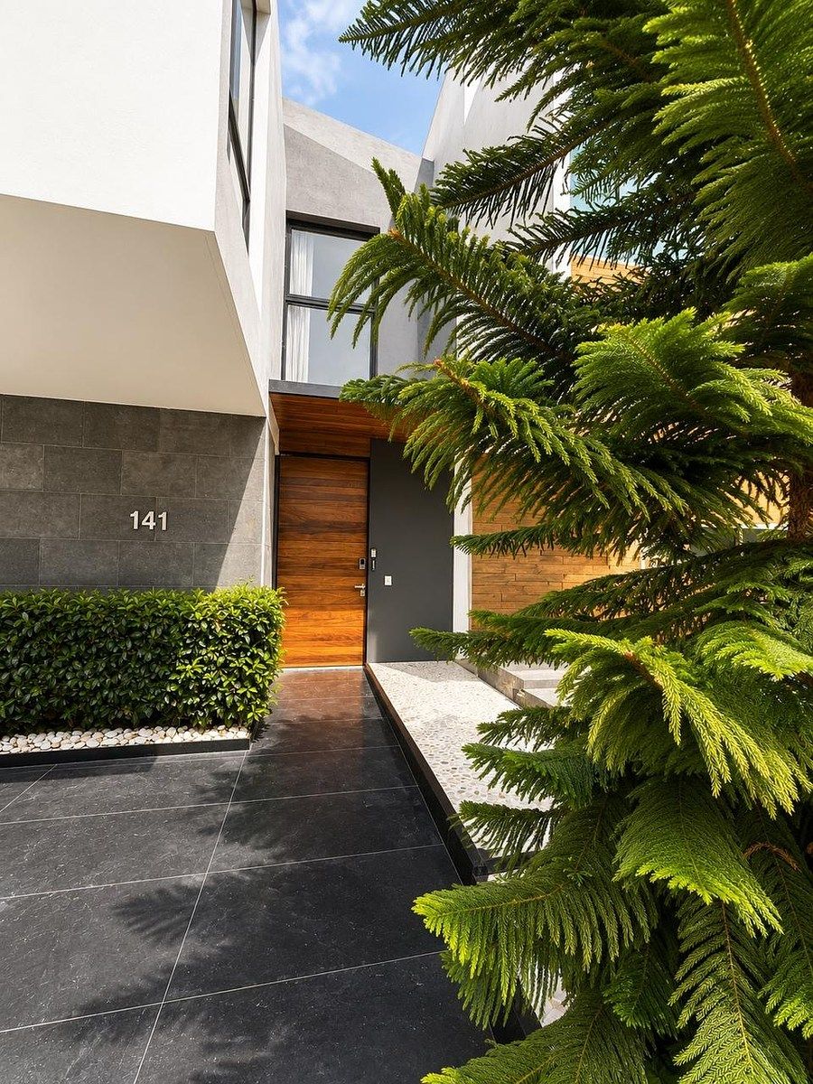 Casa a espaldas de parque con paneles solares en Valle Imperial, foto 1 de 19
