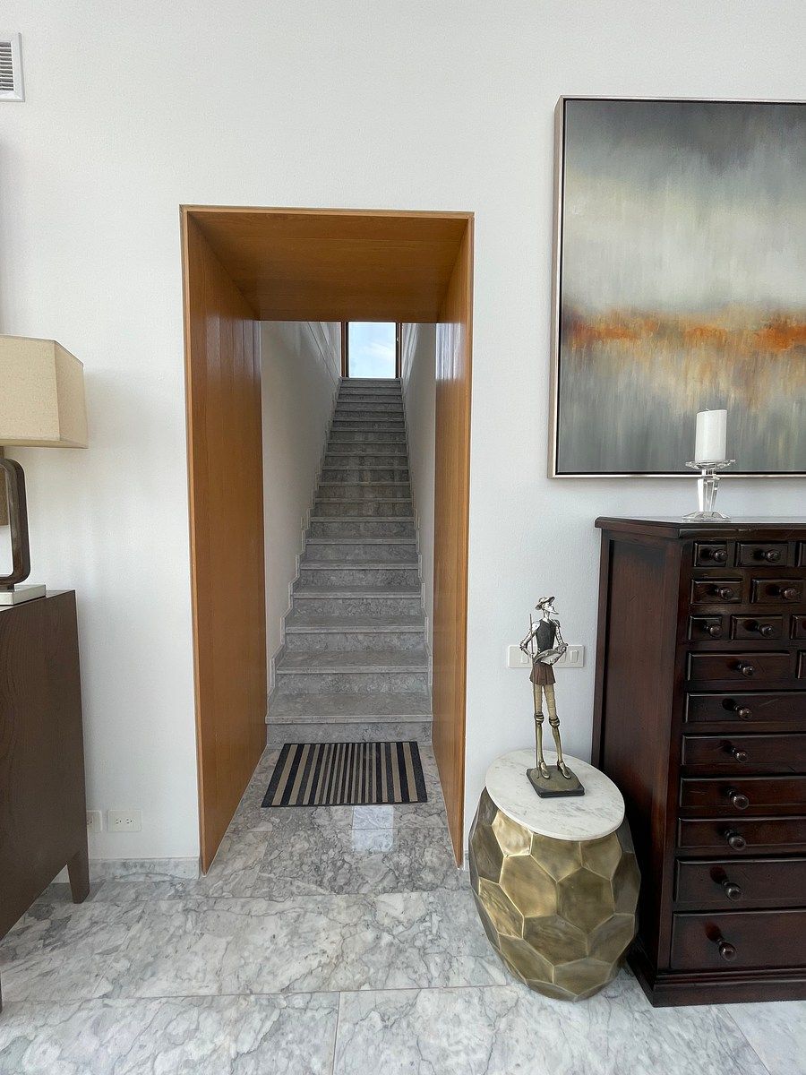 Escalera a planta alta, foto 5 de 17