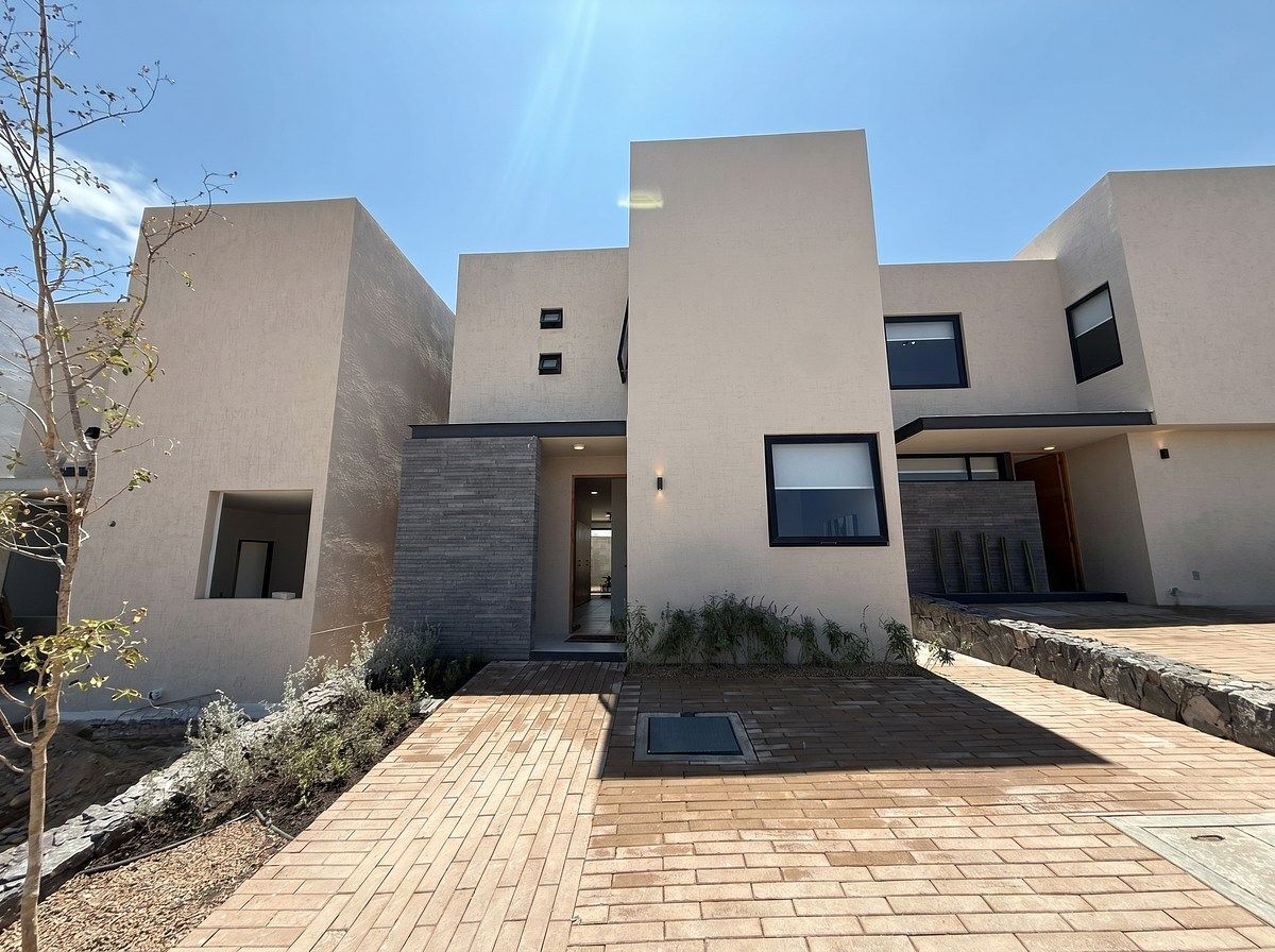 Casa con recamara en planta baja, foto 1 de 16