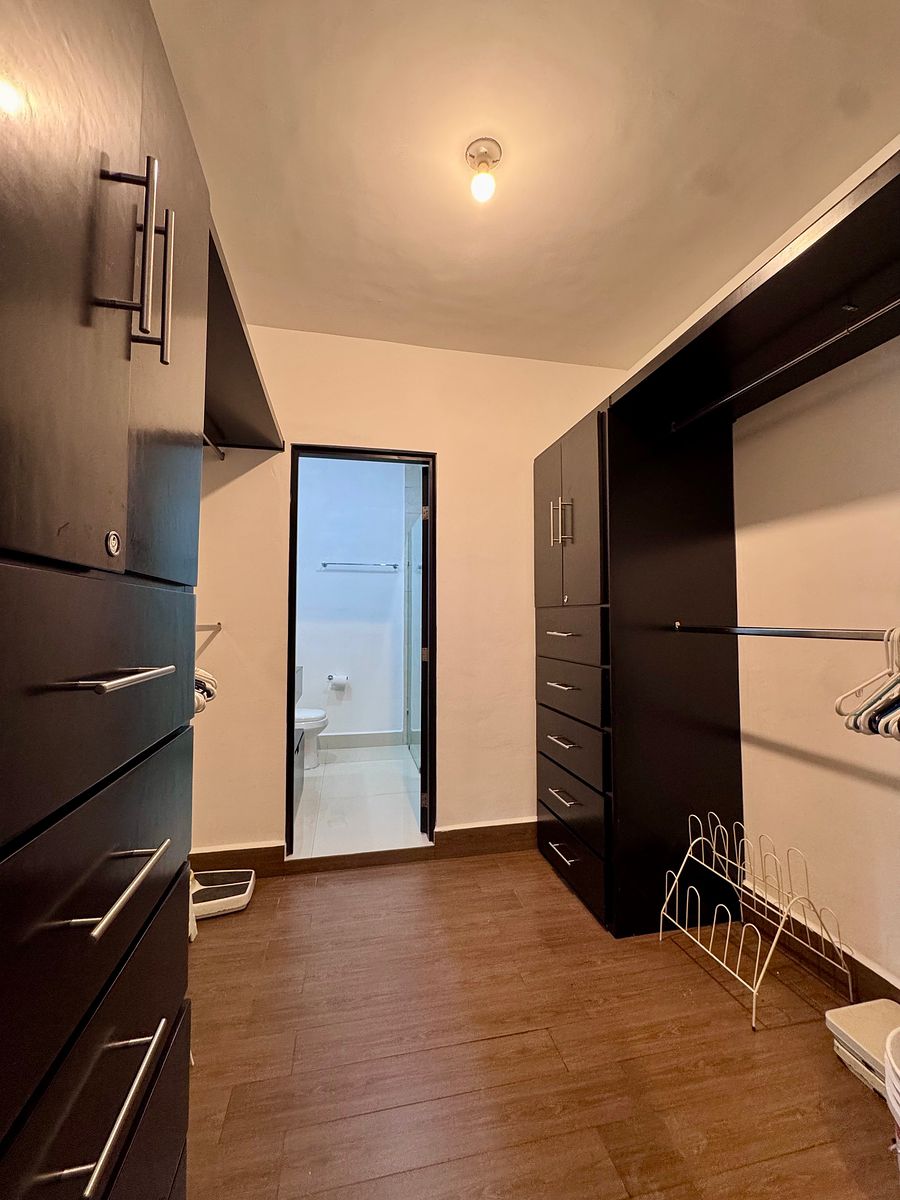 House in Puerta de Hierro, Monterrey, photo 15 of 46