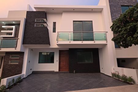 Hermosa Casa con Roof Garden en la Cima de Zapopan