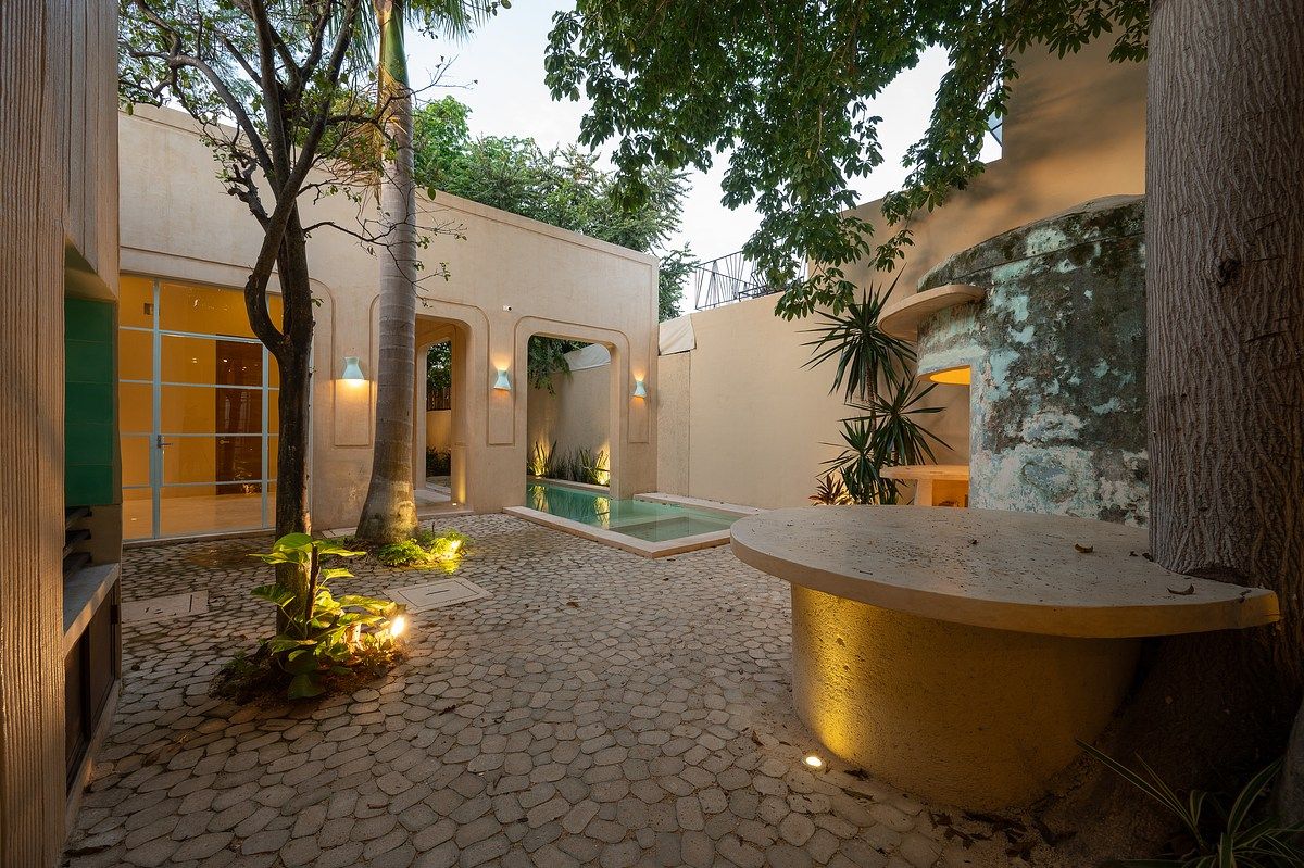 REMODELED HOUSE IN THE CENTER OF MÉRIDA WITH PRIVATE GARAGE, photo 1 of 9