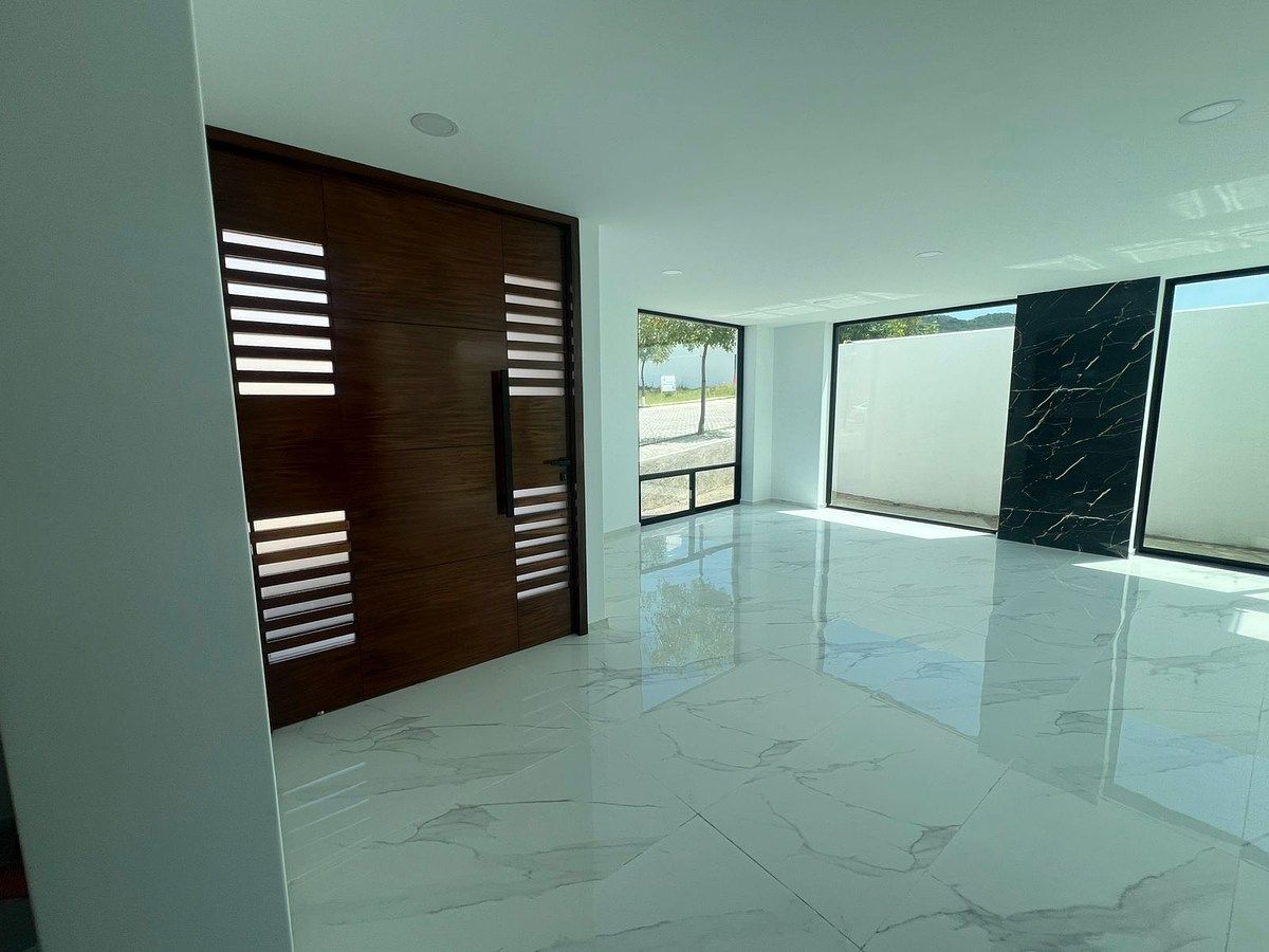 Venta de casa en esquina, Parque Rodas, Lomas de Angelópolis III, Puebla, foto 1 de 17