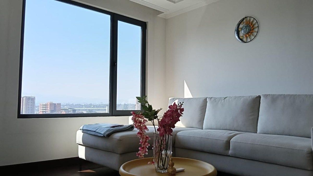 Apartamento en Renta zona 14 - Image 1