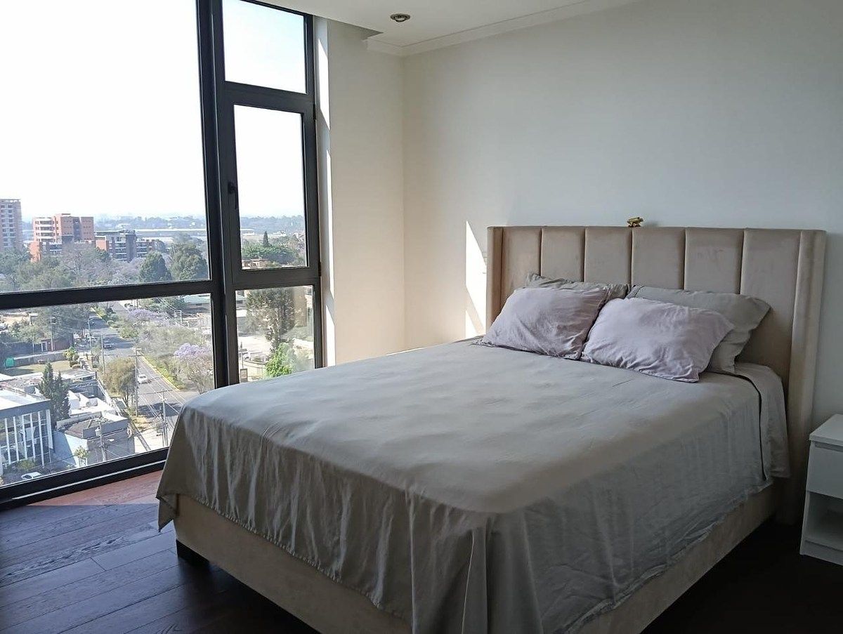 Apartamento en Renta zona 14 - Image 4