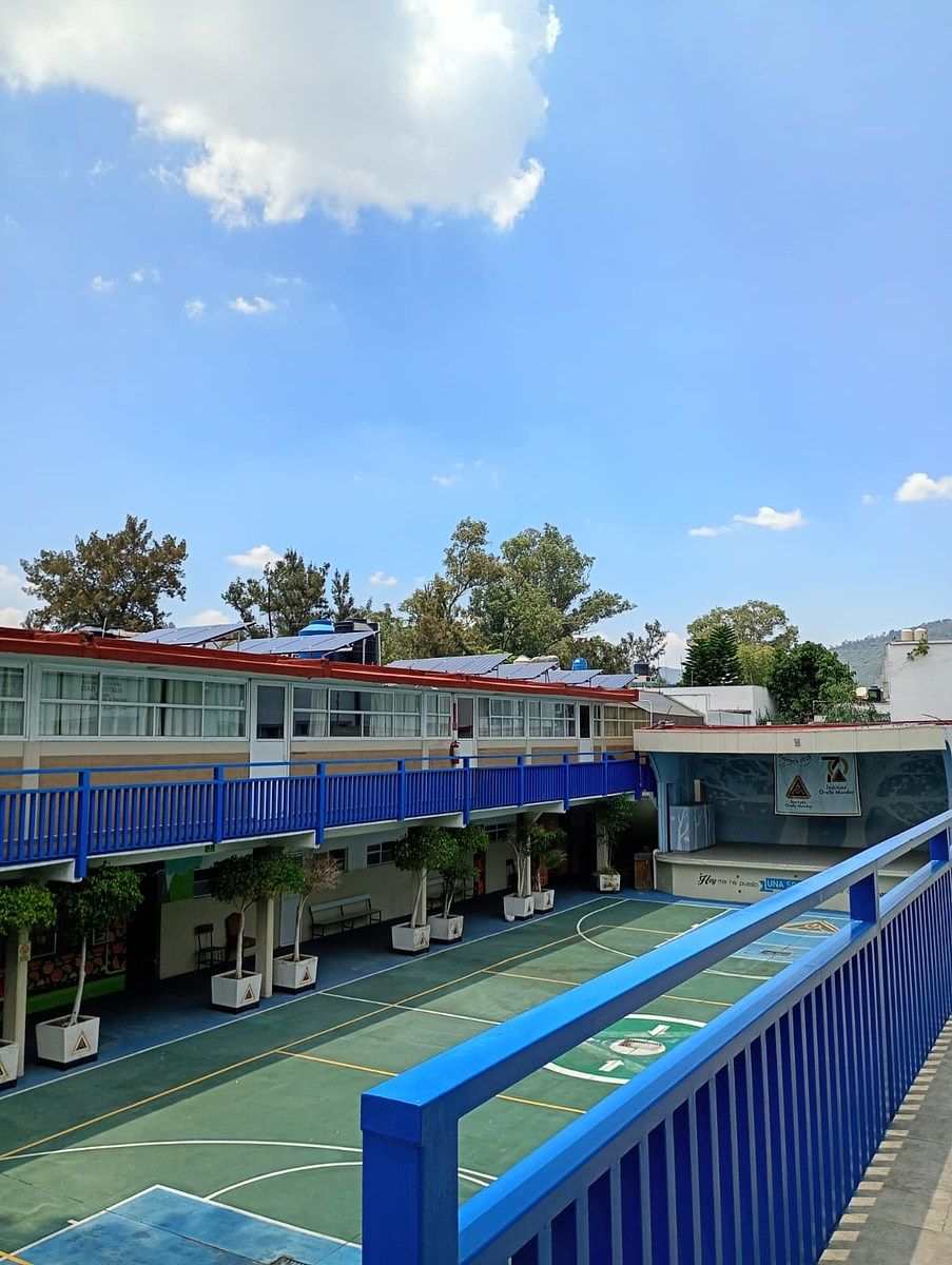 Escuela en venta en Linda Vista, foto 1 de 8