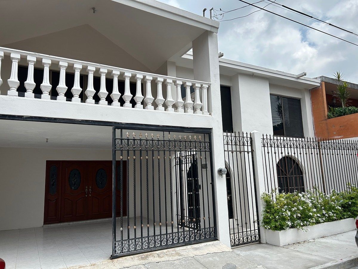 CASA EN VENTA EN SAN NICOLAS DE LOS GARZA, foto 1 de 11