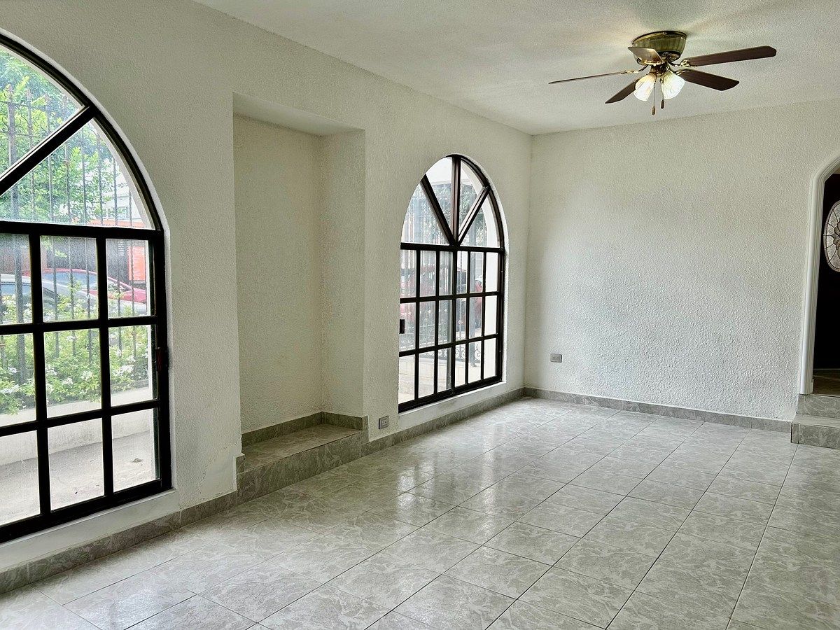 Casa em Residencial Periférico, San Nicolás de los Garza, foto 2 de 11