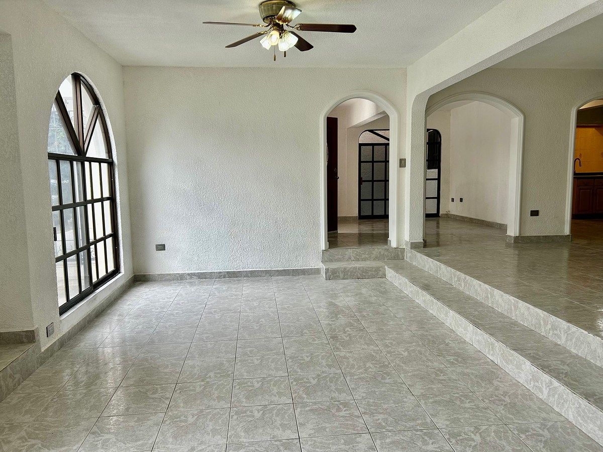 Casa em Residencial Periférico, San Nicolás de los Garza, foto 3 de 11