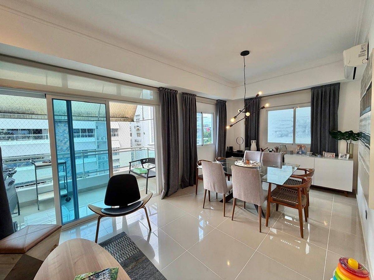 Precioso, Céntrico, 8vo. Piso, Balcón, Estudio, Sala-Comedor, 2Habs. 2P, foto 1 de 11