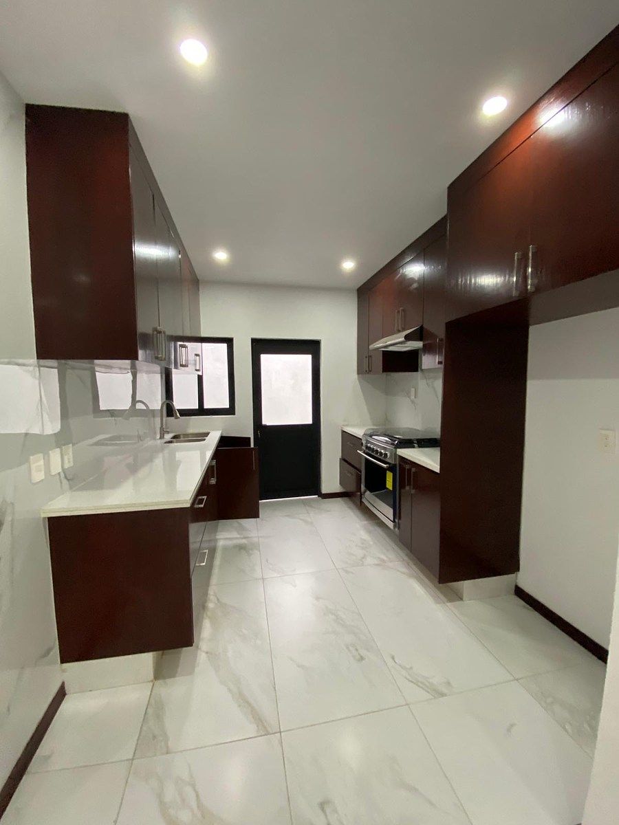 Casa em Jardines Del Valle, Zapopan, foto 3 de 8