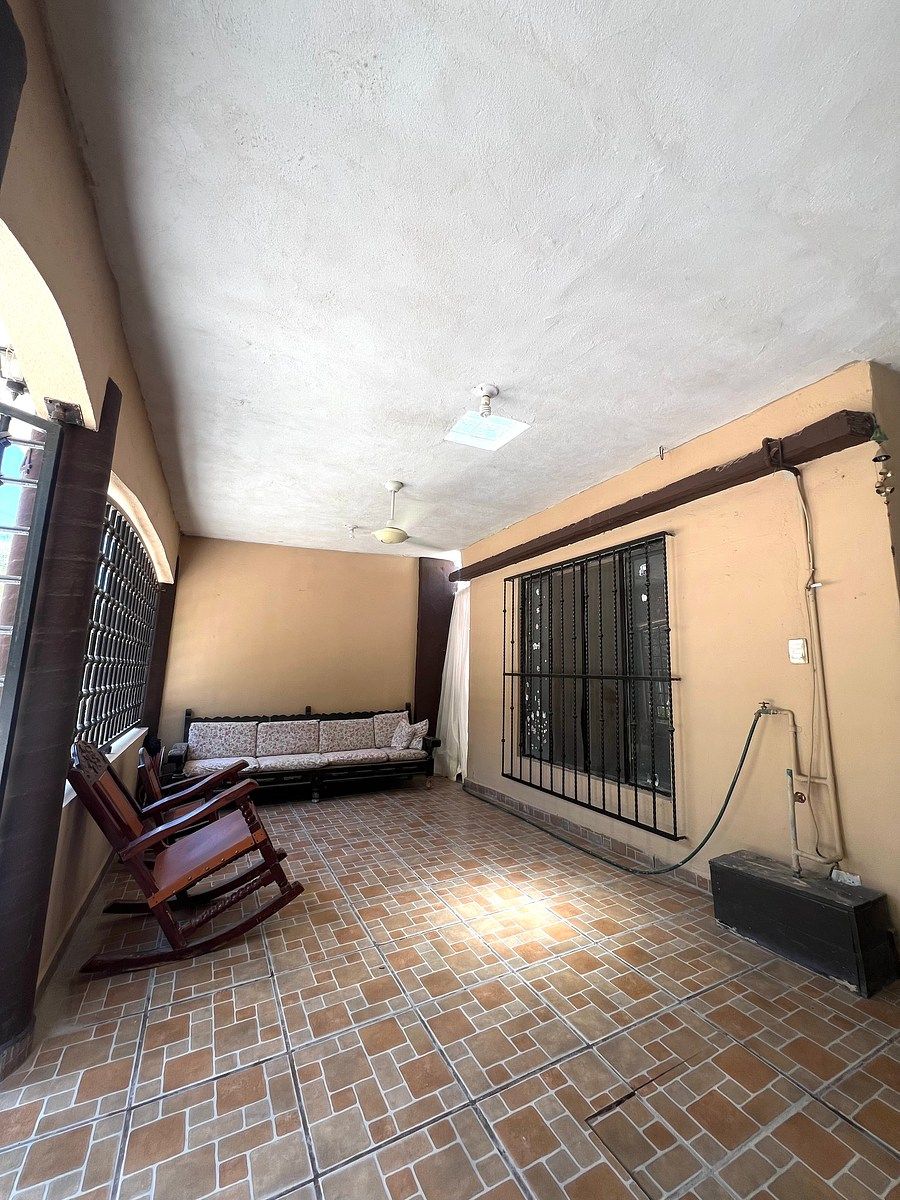 House in Reforma, La Paz, photo 6 of 40
