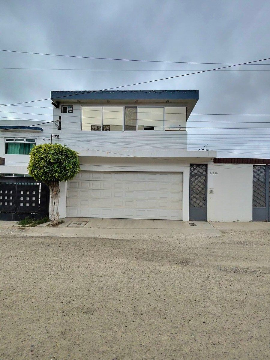 FACHADA CASA, foto 1 de 20