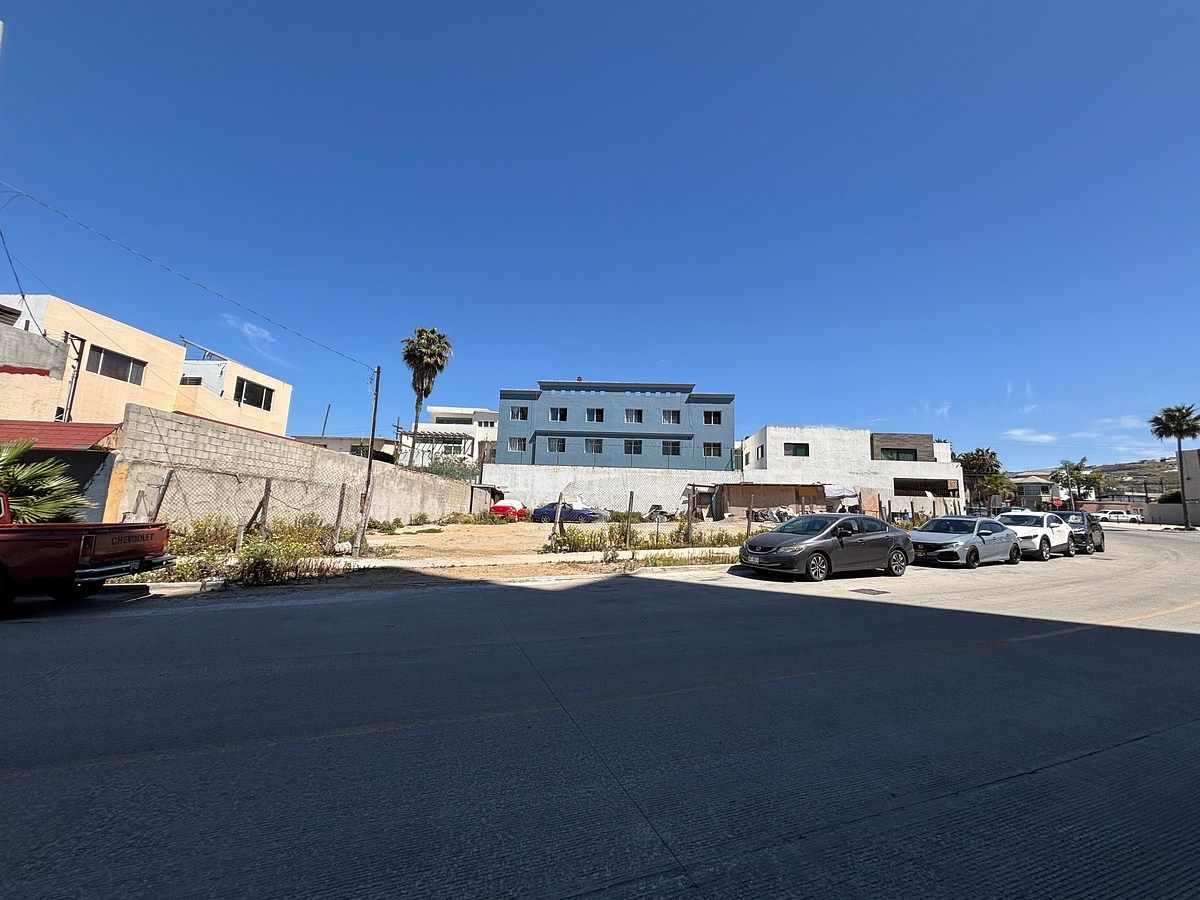 Terreno à VENDA - Praias de Tijuana, foto 1 de 4