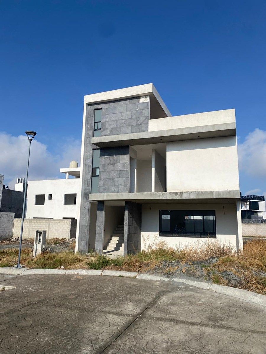 PREVENTA LUJOSA CASA EN FRACCIONAMIENTO MANANTIAL APROVECHA, foto 1 de 17