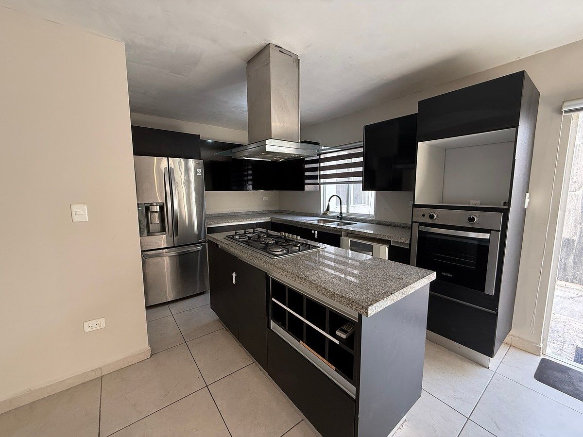 Casa em Dominio Cumbres, García, foto 4 de 18