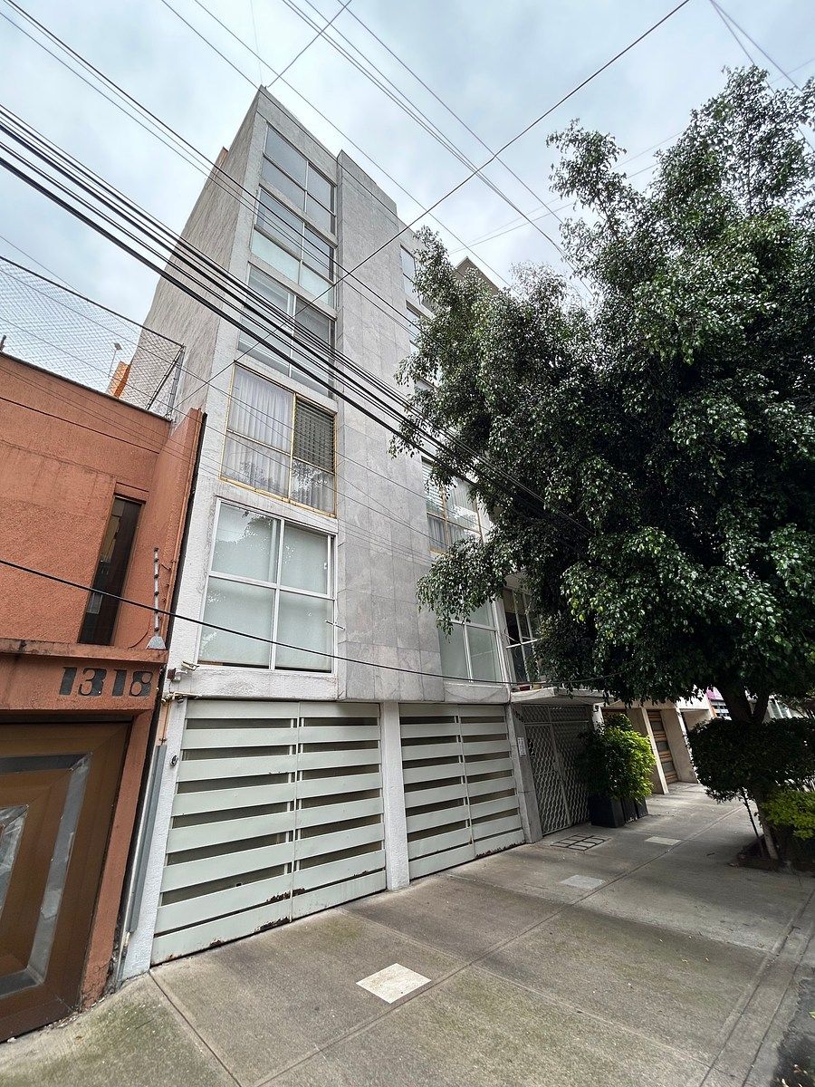 fachada, foto 1 de 19