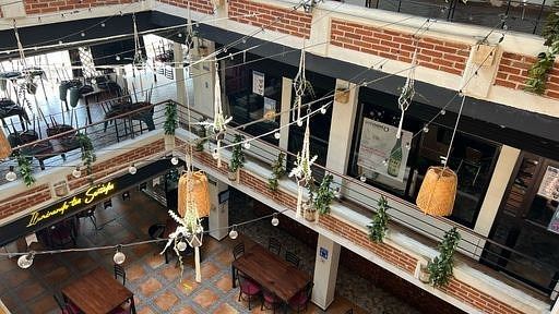 PLAZA COMERCIAL GASTRONOMICA en venta, photo 1 of 13