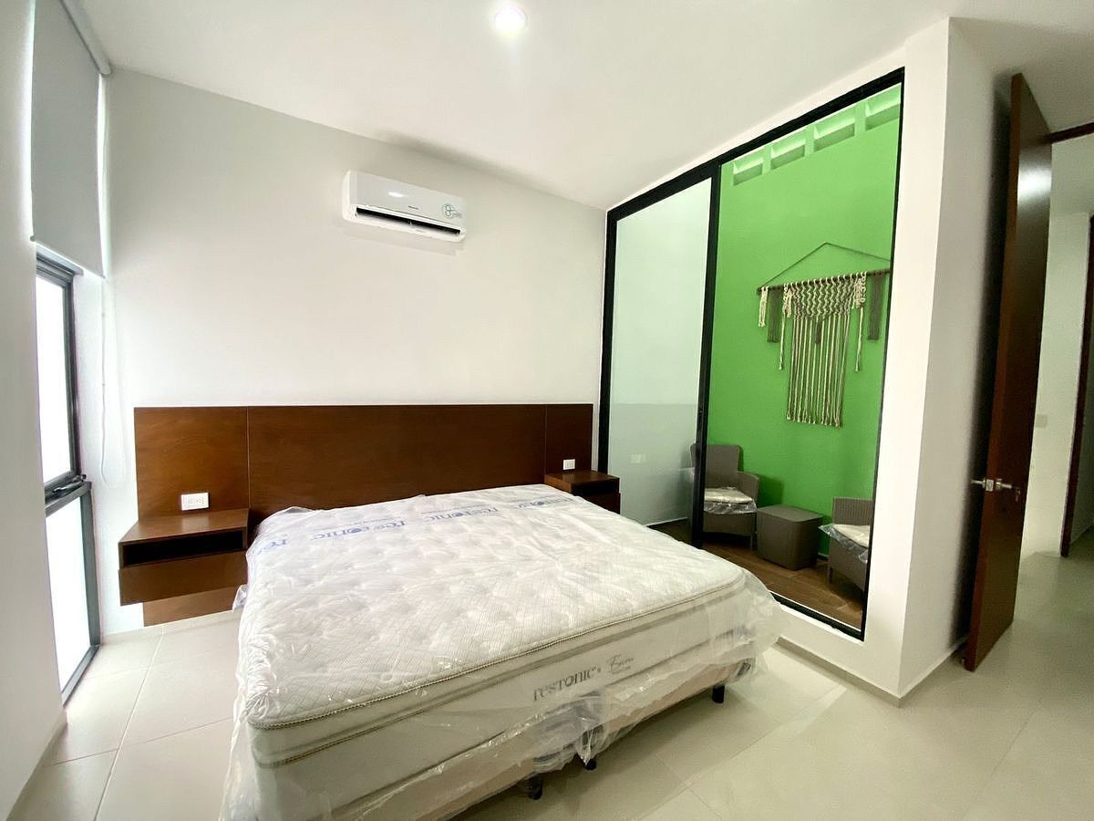 TOWNHOUSE EN RENTA AMUEBLADO CON PANELES SOLARES EN MONTEBELLO, foto 1 de 14