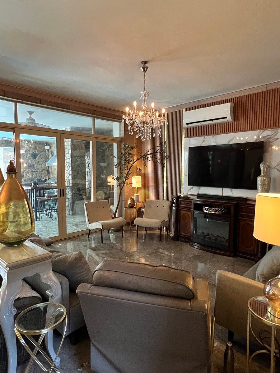 CASA AMUEBLADA EN VENTA, CARRETERA NACIONAL, FRACC. EQUINOCCIO, foto 1 de 14