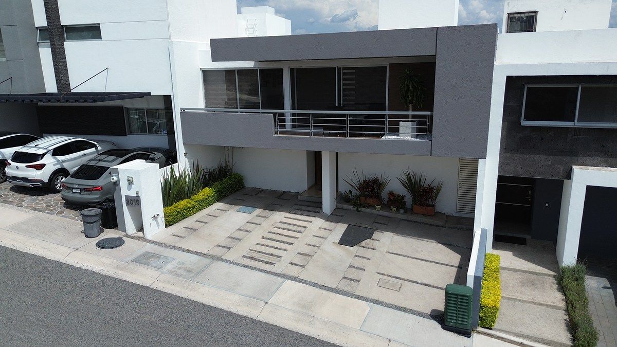 Venta ‼️ Preciosa y amplia casa en Lomas de Juriquilla, foto 1 de 31