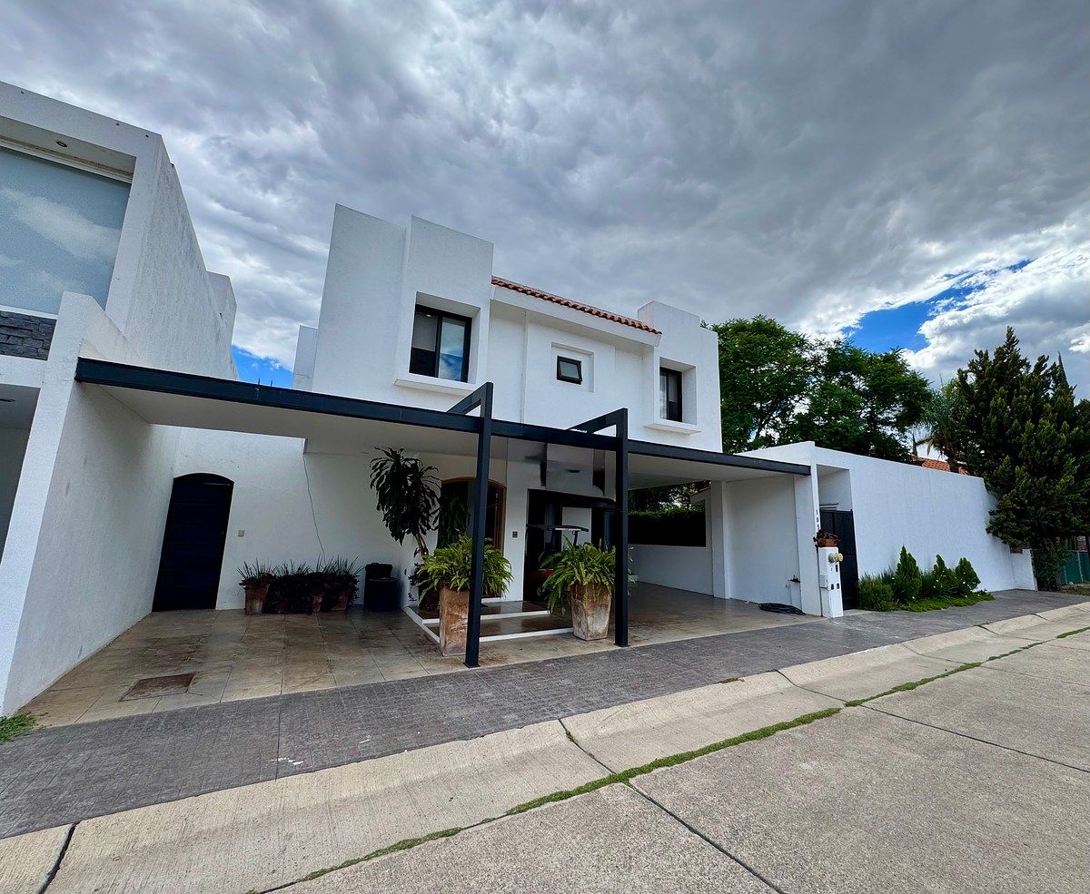 Casa y terreno en Venta en Club de Golf la hacienda, foto 1 de 22
