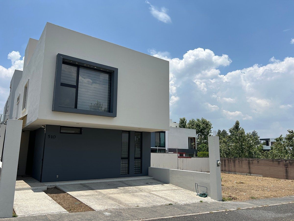 CASA EN VENTA BOSQUES VALLARTA, foto 1 de 31
