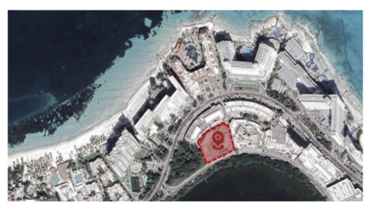 Terreno Comercial en VENTA, dentro de zona hotelera Cancun, foto 1 de 3