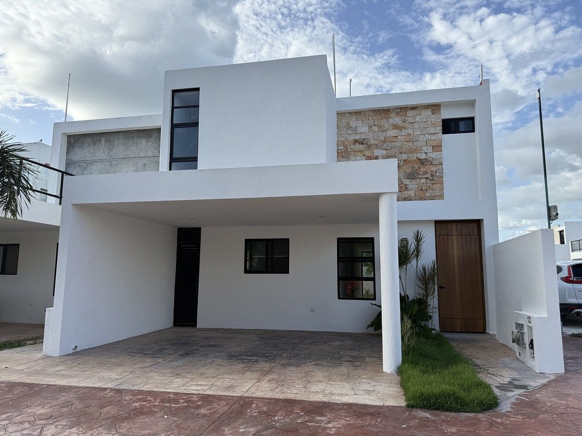 Casa de 4 habitaciones (1 en PB) dentro de privada con amenidades., foto 1 de 28