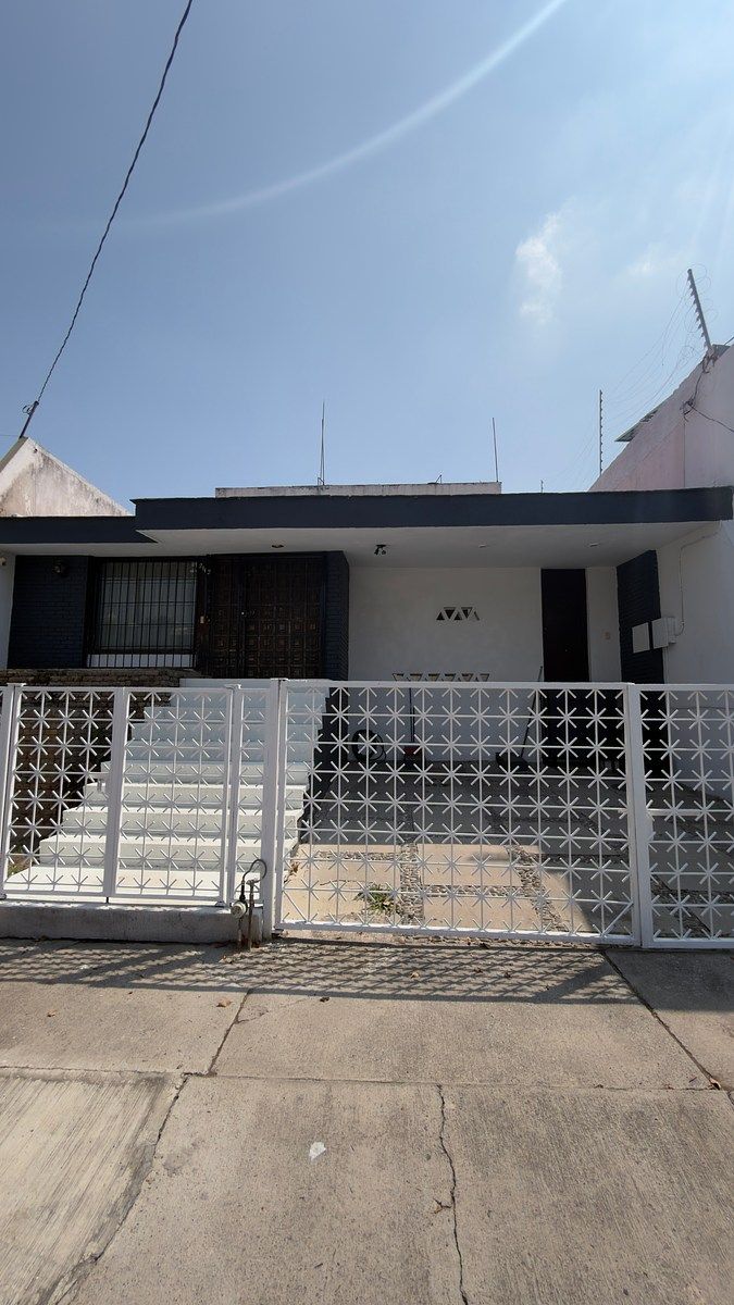 Casa en Jardines del Country, Guadalajara, foto 2 de 11