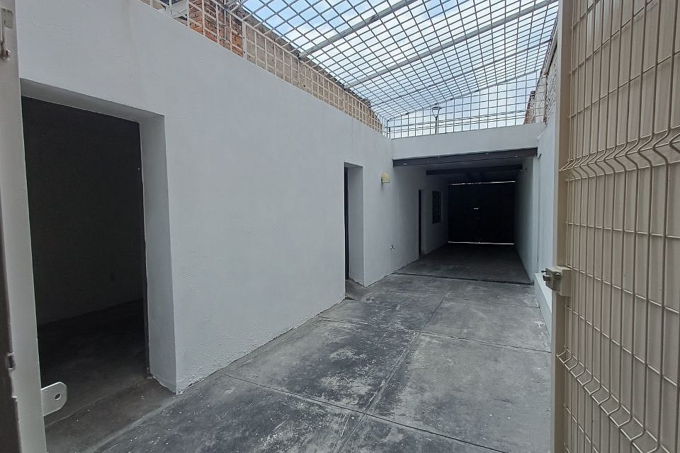 Galpão comercial em Ladrón de Guevara, Guadalajara, foto 9 de 13