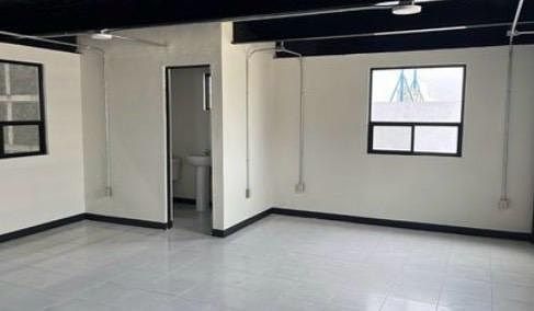Industrial Warehouse in Parque 100, Santa Catarina, photo 2 of 4