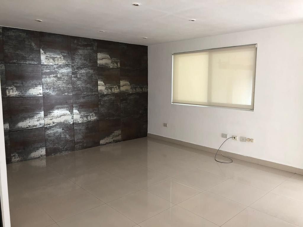 Casa em Cerradas Del Roble, San Nicolás de los Garza, foto 2 de 26