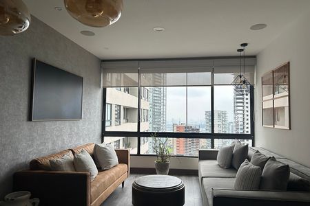 PENTHOUSE MODERNO CON TERRAZA Y VISTA PANORÁMICA EN BOSQUE REAL
