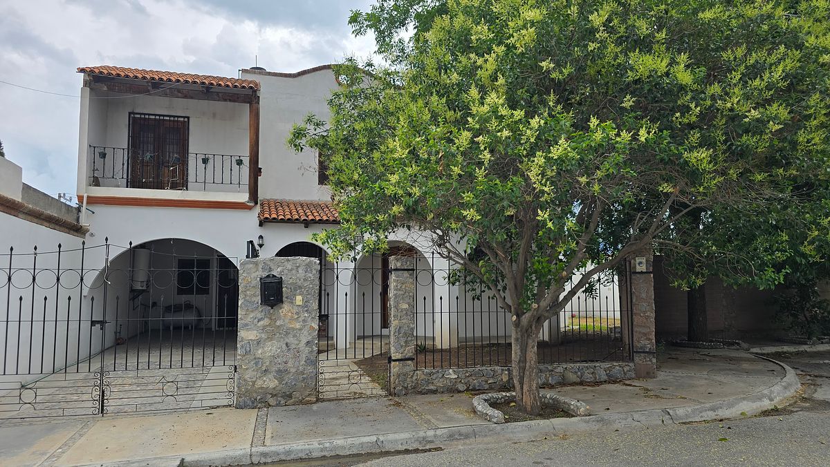 Casa estilo mexicano en venta al Norte, foto 1 de 22