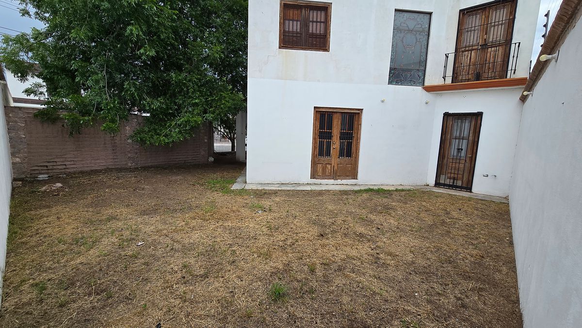 Casa em Privada Tulipanes, Saltillo, foto 3 de 22