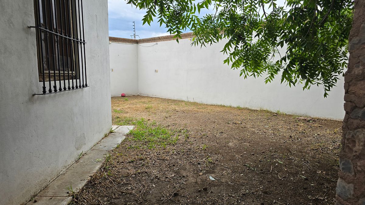 Casa em Privada Tulipanes, Saltillo, foto 2 de 22
