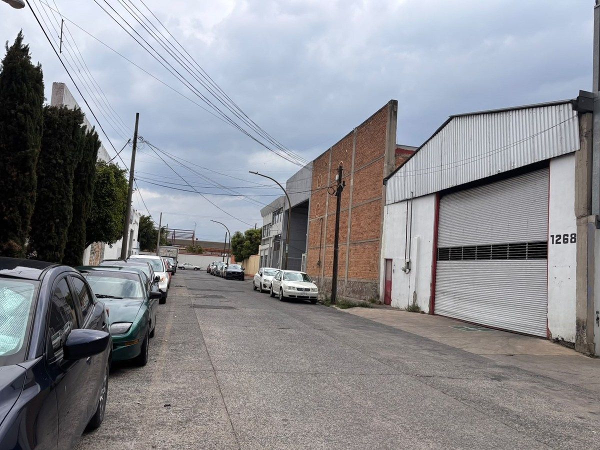 Galpão comercial em Ferrocarril, Guadalajara, foto 4 de 26
