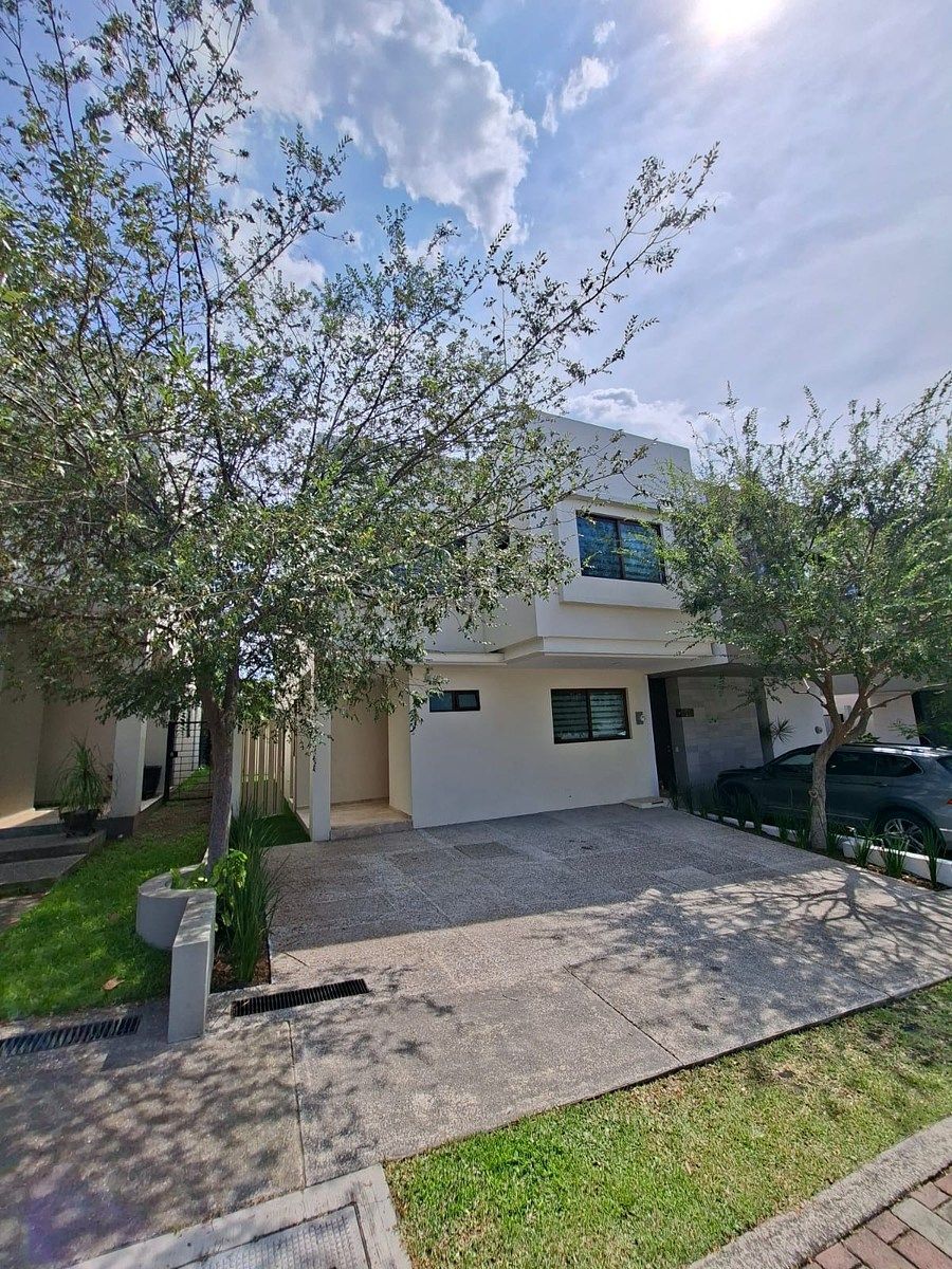 Casa Nueva en Renta o Venta Coto Roble Bosques Vallarta 3 Recámaras