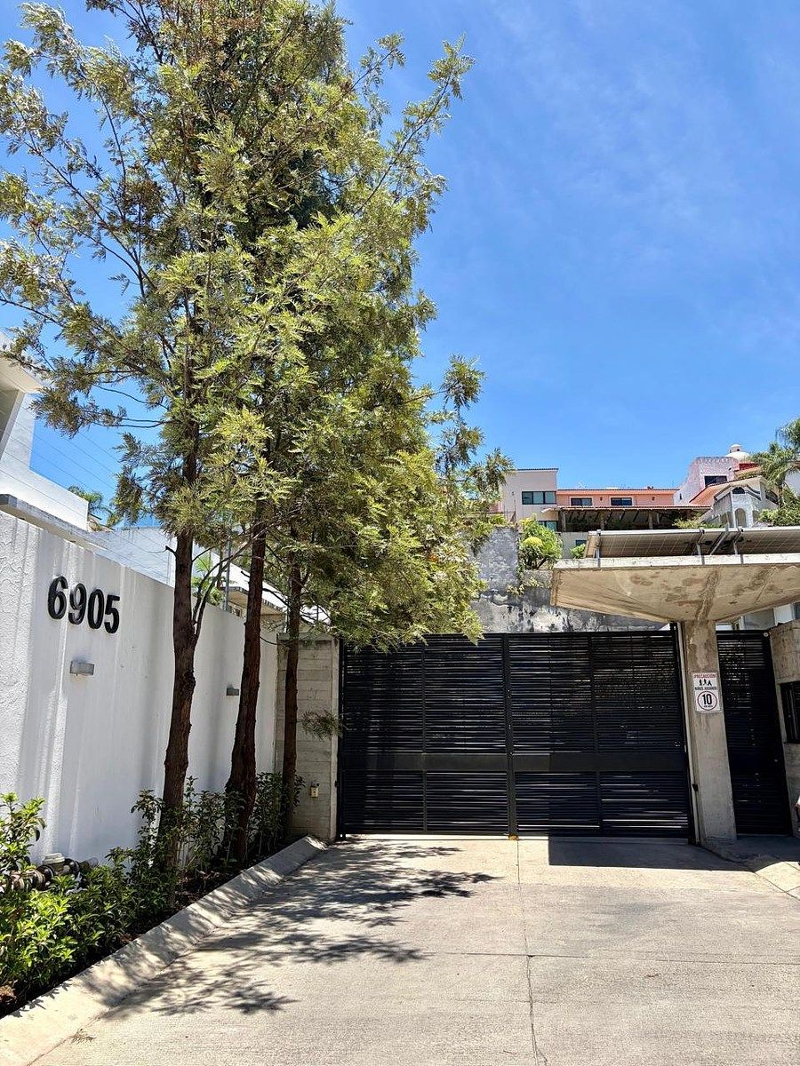 Casa Amueblada en renta en Lomas Altas, foto 1 de 30