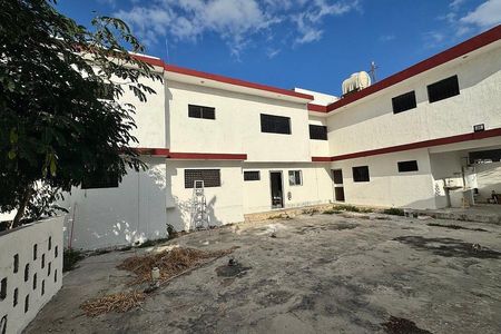 CASA EN VENTA DE 4 RECAMARAS, AMPLIO TERRENO Y ALBERCA
