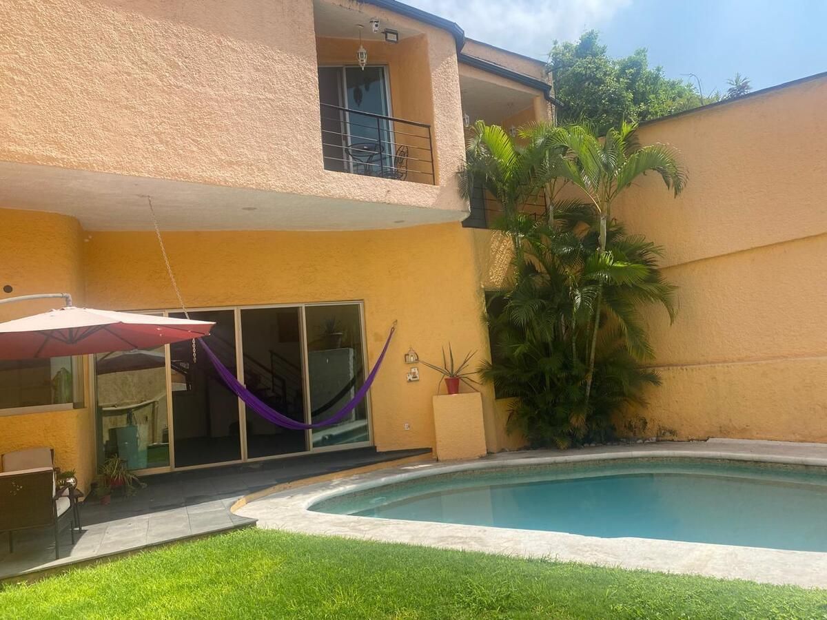 Casa en Lomas de Miraval, Cuernavaca, foto 2 de 12