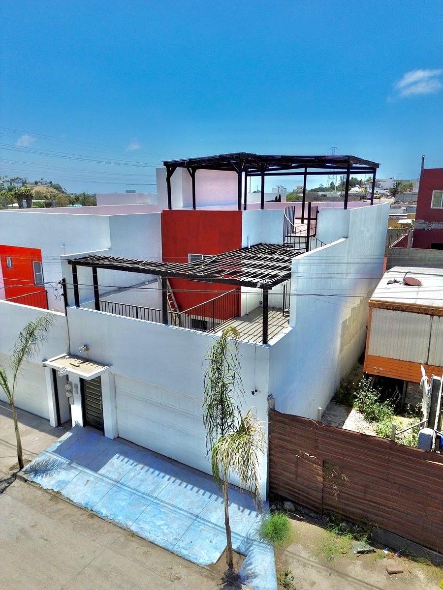 FACHADA  CON TERRAZA, foto 2 de 20