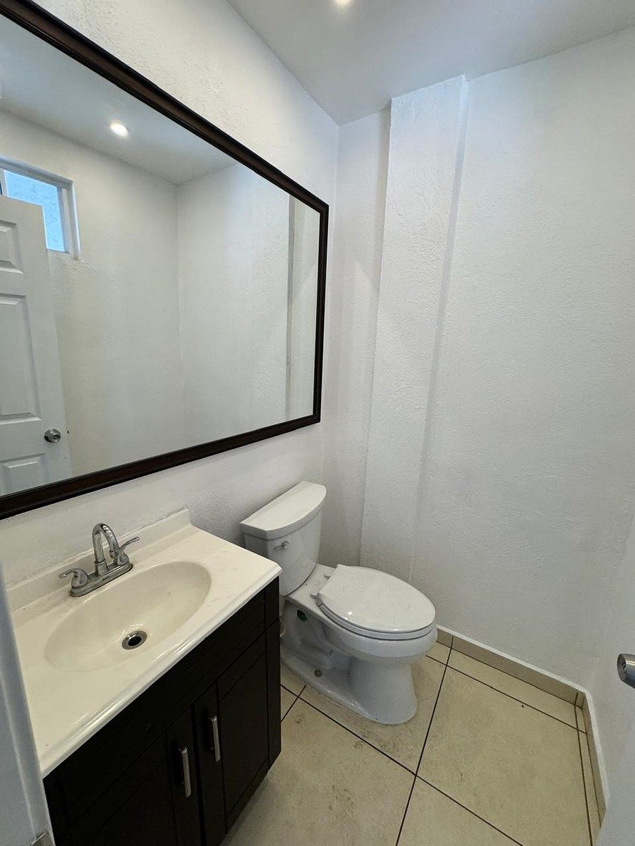 Un medio baño, foto 7 de 20
