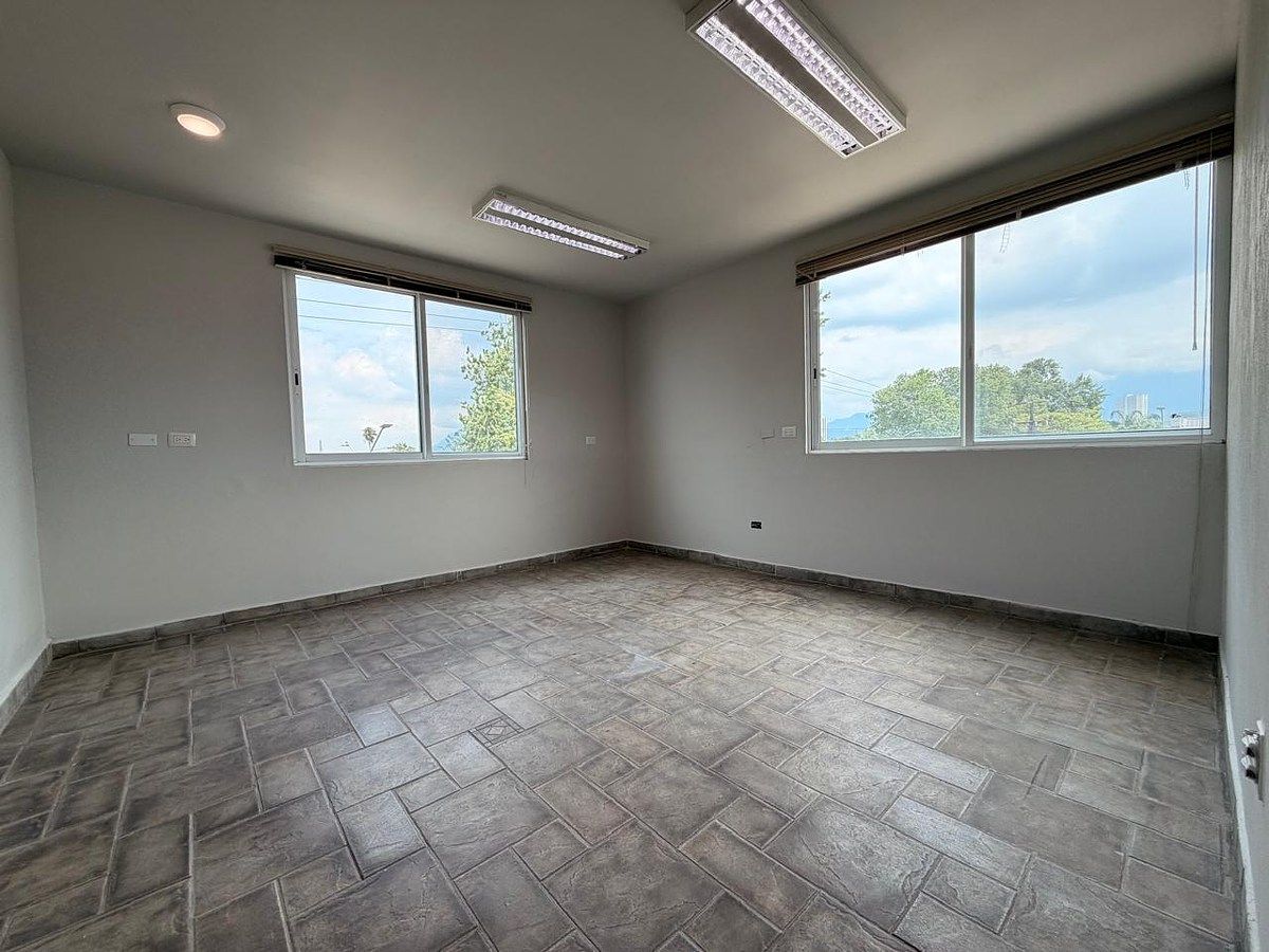 Commercial Storage Unit in Mitras Centro, Monterrey, photo 5 of 13