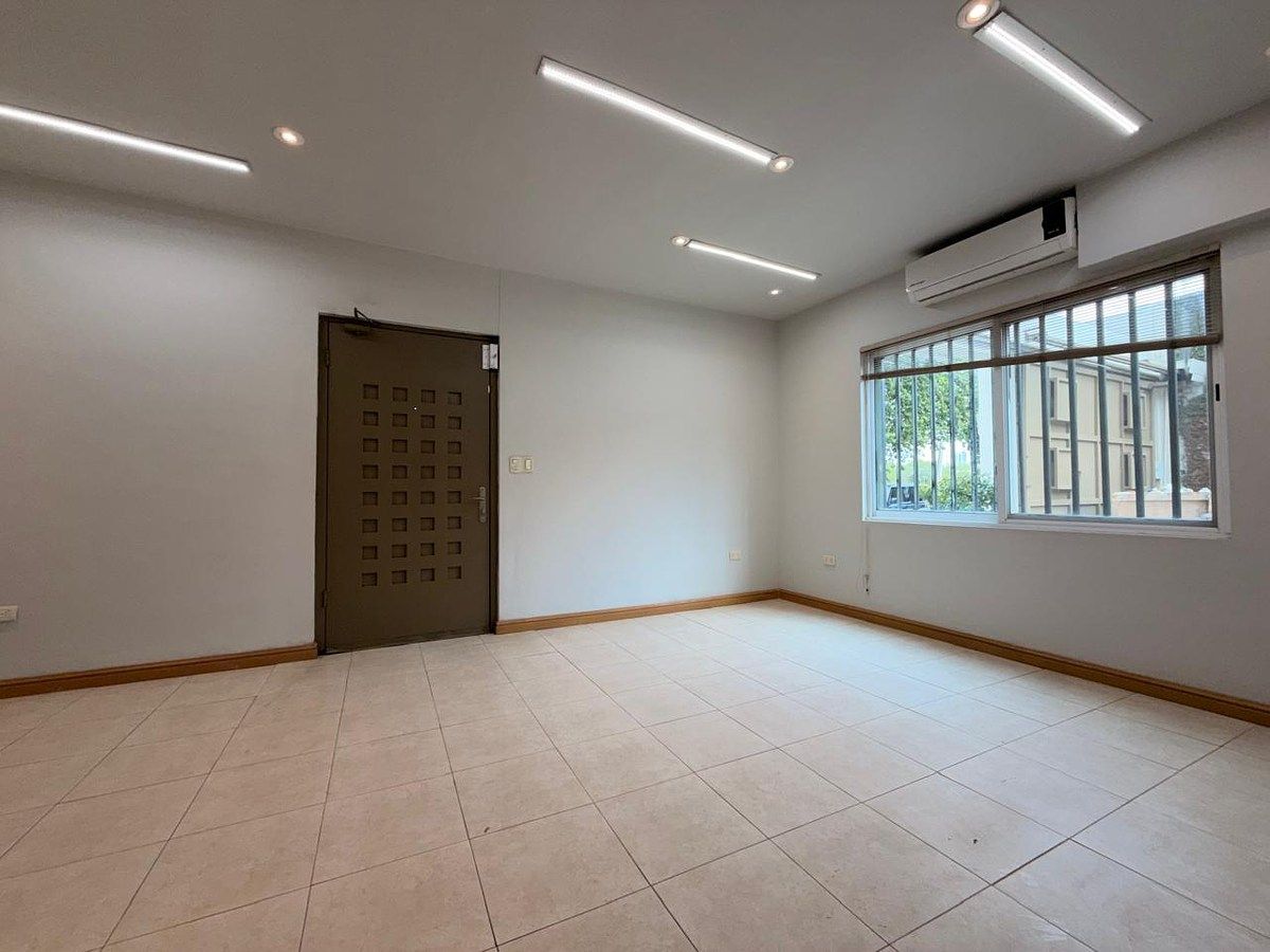 Commercial Storage Unit in Mitras Centro, Monterrey, photo 7 of 13