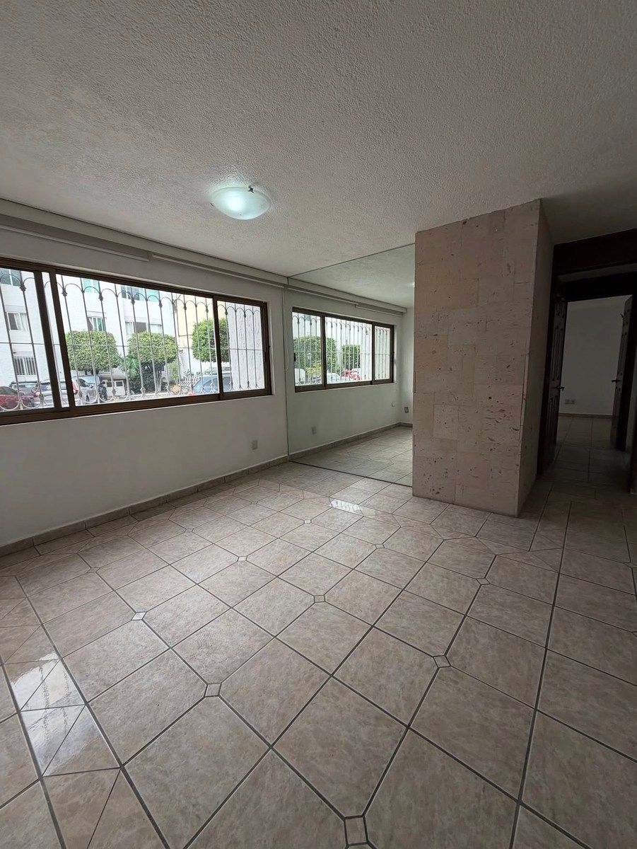 Country Club Apartment (Includes Maintenance), photo 1 of 9