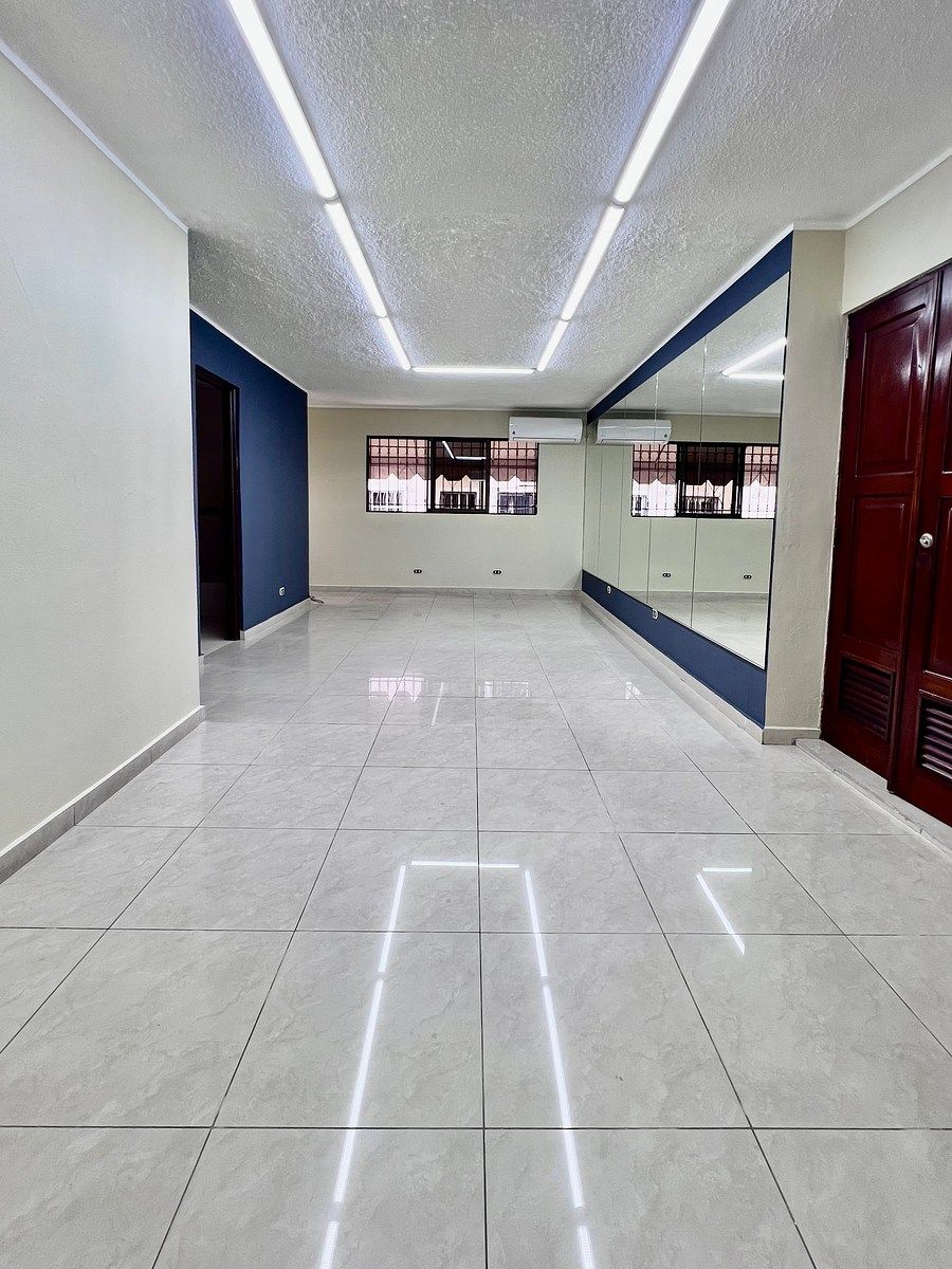 LAS PRADERAS, ALQUILER DE CASA VACÍA, IDEAL PARA COMERCIO, foto 1 de 17