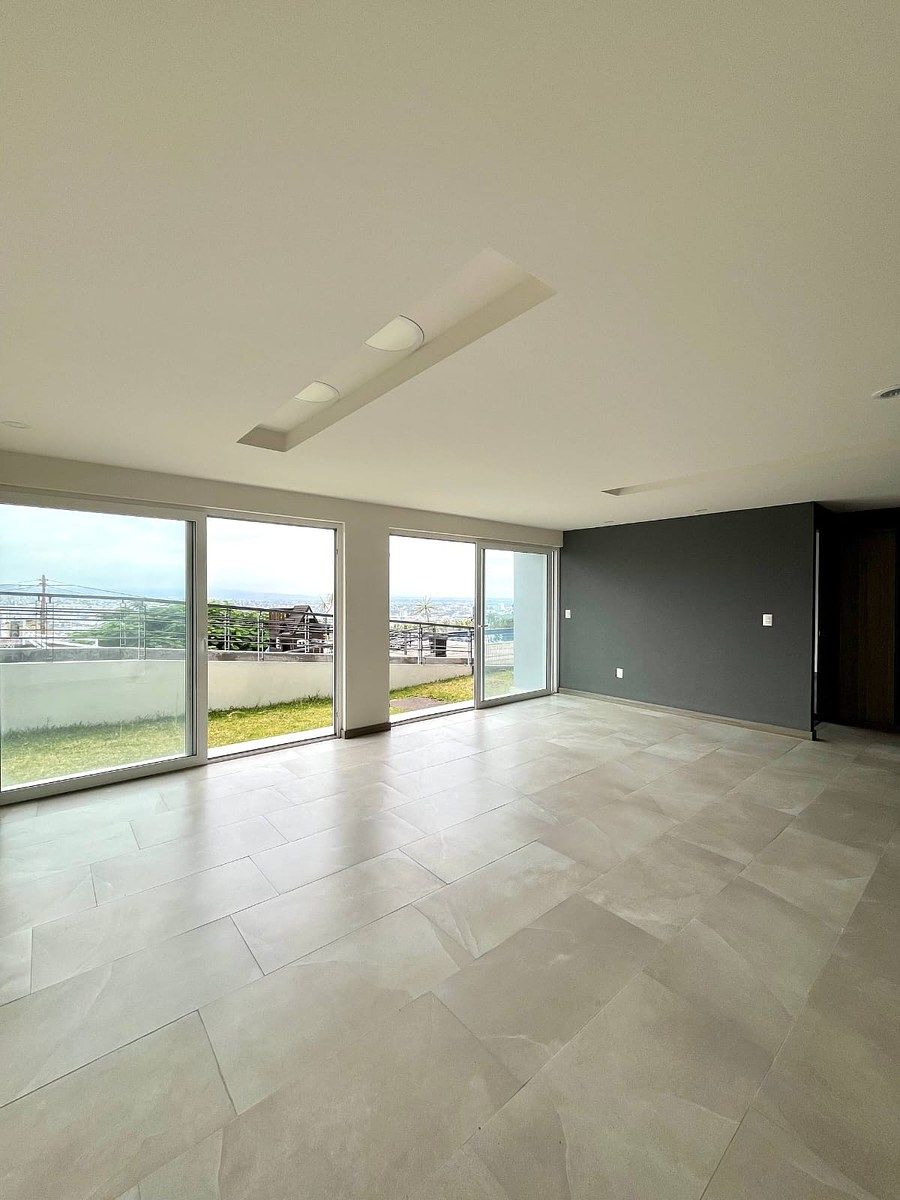 Departamento en venta con amplio jardín, photo 1 of 11